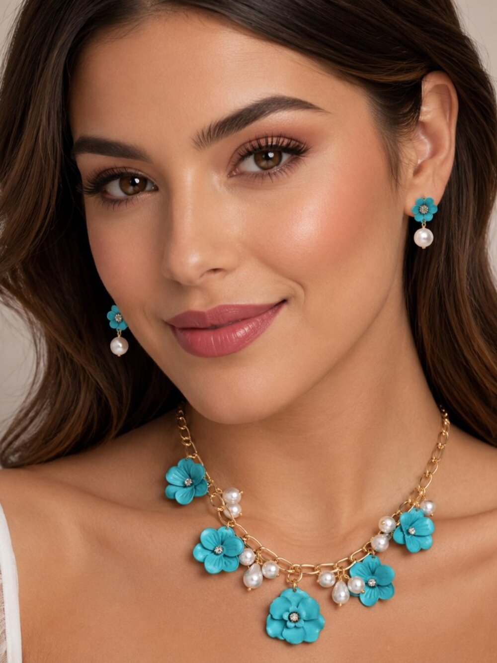 Daisy Fuentes Flower Necklace and‎ Earring Box Set